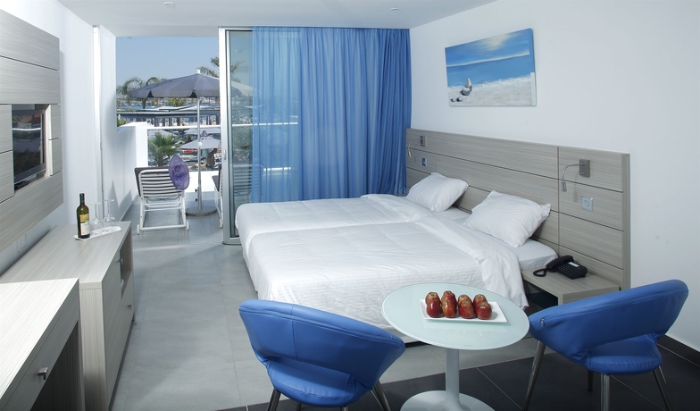 Imagen de la habitación del Hotel Limanaki Beach. Foto 9