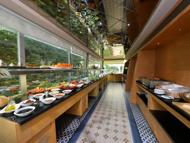 Imagen del bar/restaurante del Hotel Limapark. Foto 8