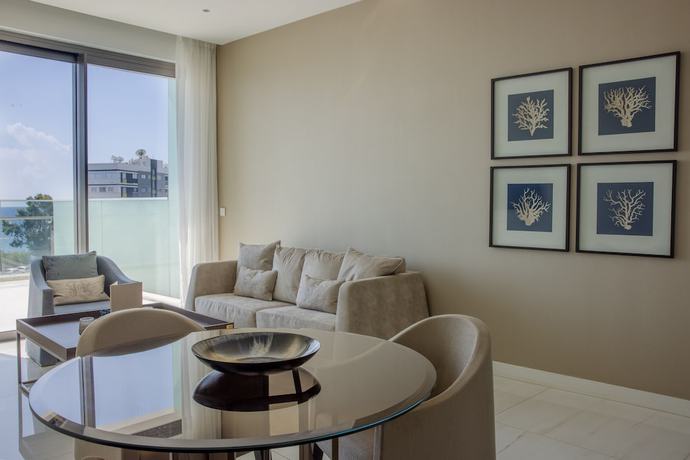 Imagen de la habitación del Hotel Limassol Del Mar. Foto 4