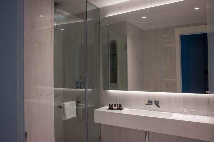 Imagen de la habitación del Hotel Limassol Del Mar. Foto 5