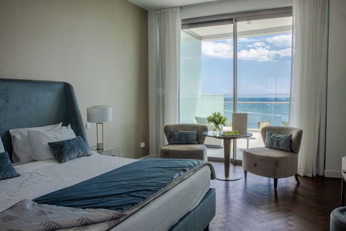 Imagen de la habitación del Hotel Limassol Del Mar. Foto 9