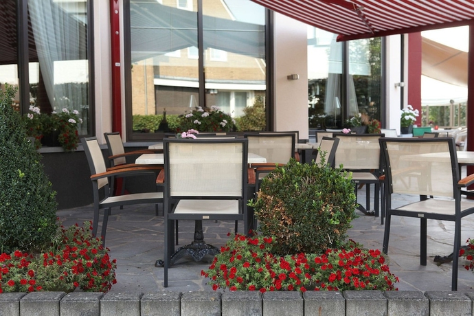 Imagen de los exteriores del Hotel Limburgia. Foto 13