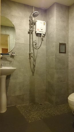 Imagen de la habitación del Hotel Limburi Hometel. Foto 10