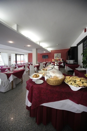 Imagen del bar/restaurante del Hotel Lime. Foto 3