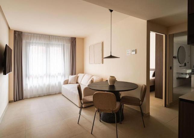 Imagen de la habitación del Hotel Limehome Bilbao Juan Antonio Zunzunegui. Foto 10