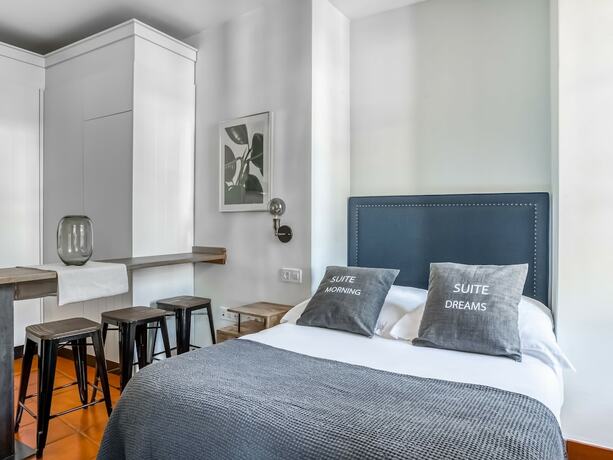 Imagen de la habitación del Hotel Limehome Granada Calle Sta. Ana. Foto 13