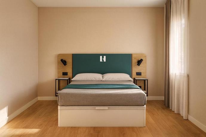 Imagen de la habitación del Hotel Limehome Palma Marina. Foto 6