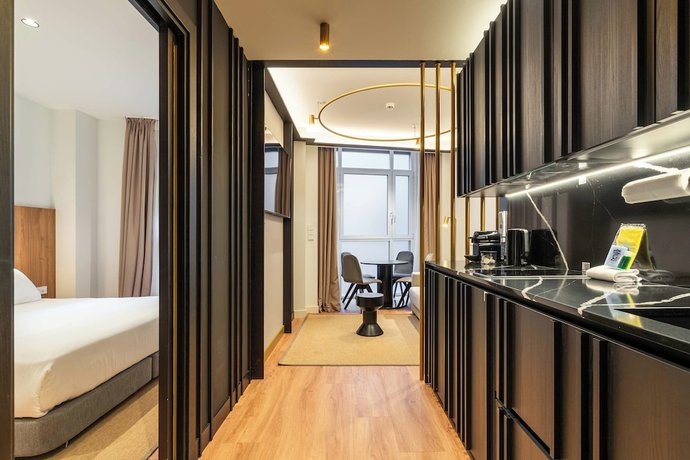 Imagen de la habitación del Hotel Limehome San Sebastian Zubieta Kalea. Foto 13