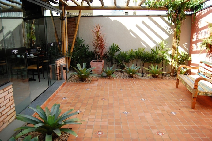 Imagen de la habitación del Hotel Limeira Su&iacute;tes. Foto 12