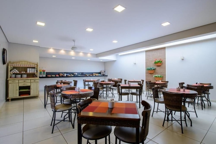 Imagen del bar/restaurante del Hotel Limeira Verona. Foto 3