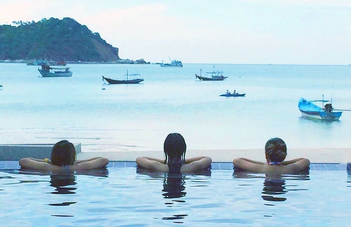 Imagen de la piscina del Hotel Limelight Village. Foto 19