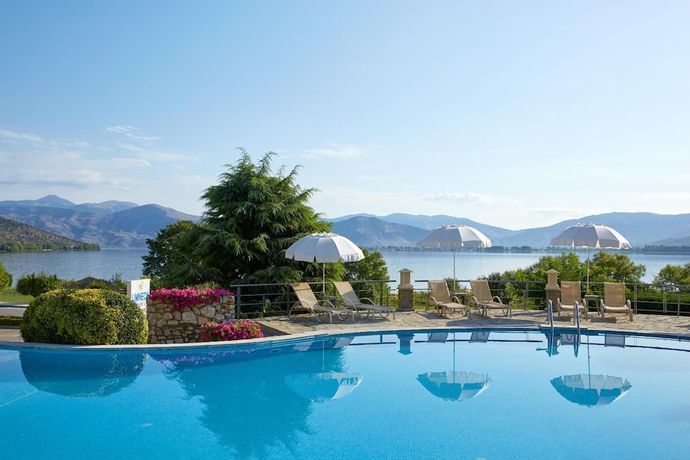 Imagen de la piscina del Hotel Limneon Resort And Spa. Foto 18