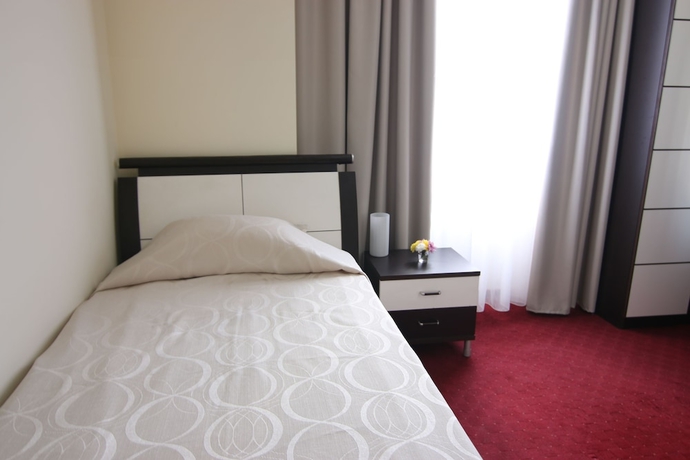 Imagen de la habitación del Hotel Lina. Foto 7