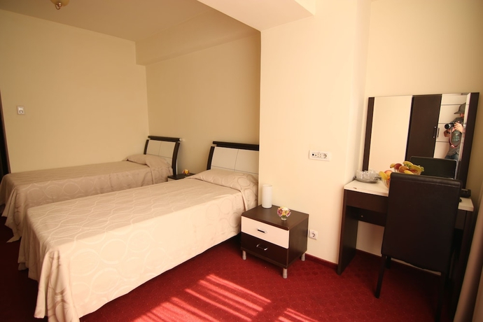 Imagen de la habitación del Hotel Lina. Foto 13