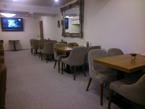 Imagen del bar/restaurante del Hotel Lina. Foto 3