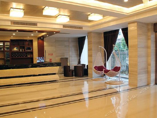 Imagen de los interiores del Hotel Lin'an Kanghao. Foto 4