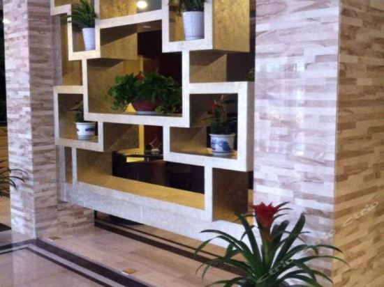 Imagen de los interiores del Hotel Lin'an Kanghao. Foto 5