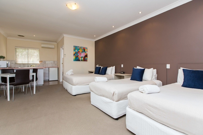 Imagen de la habitación del Hotel Lincoln Cottage Motor Inn. Foto 9