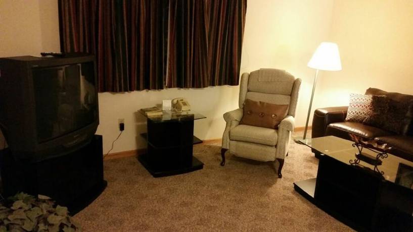 Imagen de la habitación del Hotel Lincoln Host Motor Inn, Escanaba. Foto 8