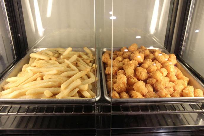 Imagen del bar/restaurante del Hotel Lincoln Monterey Park Los Angeles. Foto 2