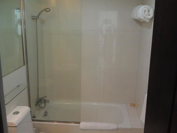 Imagen de la piscina del Hotel Lincoln Suite Apartments. Foto 13