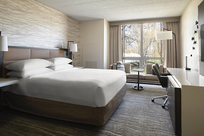 Imagen de la habitación del Hotel Lincolnshire Marriott Resort. Foto 6