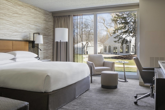 Imagen de la habitación del Hotel Lincolnshire Marriott Resort. Foto 7
