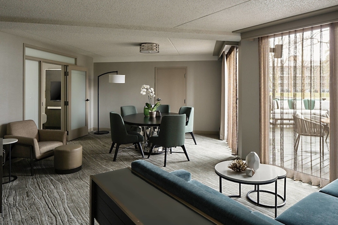 Imagen de la habitación del Hotel Lincolnshire Marriott Resort. Foto 15