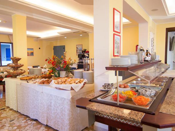Imagen del bar/restaurante del Hotel Linda, Caorle. Foto 2