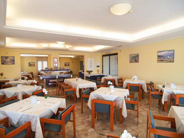 Imagen del bar/restaurante del Hotel Linda, Caorle. Foto 3
