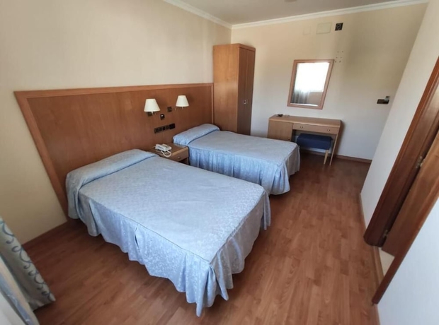 Imagen de la habitación del Hotel Lindaraja. Foto 7