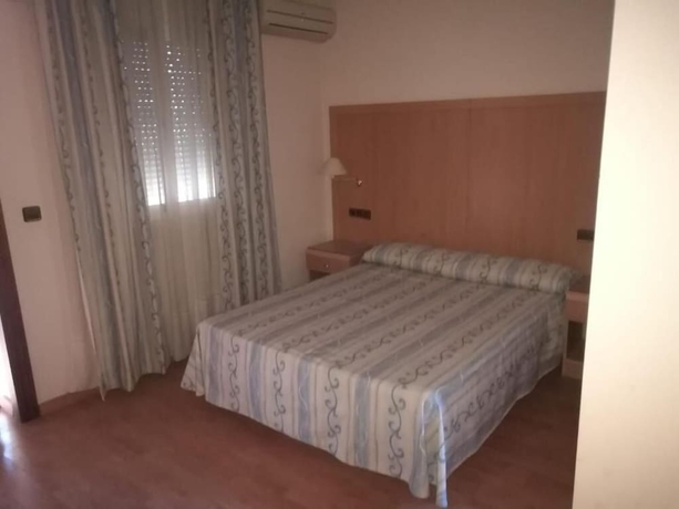 Imagen de la habitación del Hotel Lindaraja. Foto 8