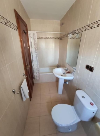Imagen de la habitación del Hotel Lindaraja. Foto 13