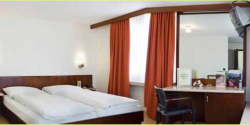 Imagen de la habitación del Hotel Linde, BADEN. Foto 8