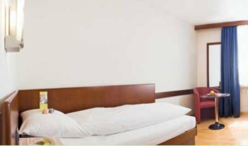Imagen de la habitación del Hotel Linde, BADEN. Foto 9