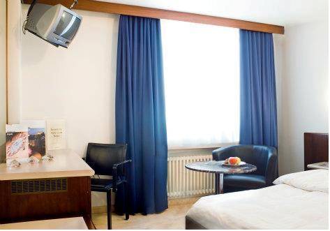 Imagen de la habitación del Hotel Linde, BADEN. Foto 13