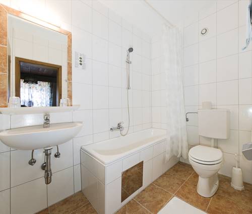 Imagen de la habitación del Hotel Linde. Foto 4