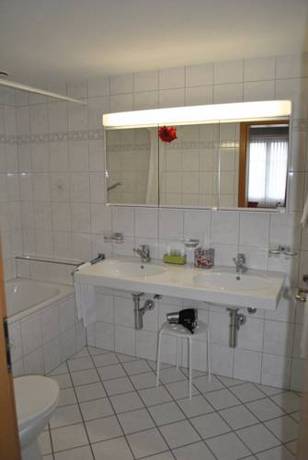 Imagen de la habitación del Hotel Linde Heiden Swiss Quality. Foto 10