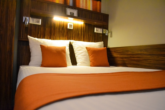 Imagen de la habitación del Hotel Linden. Foto 13