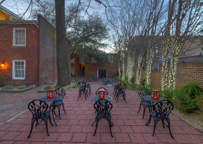 Imagen de los exteriores del Hotel Linden Row Inn. Foto 7