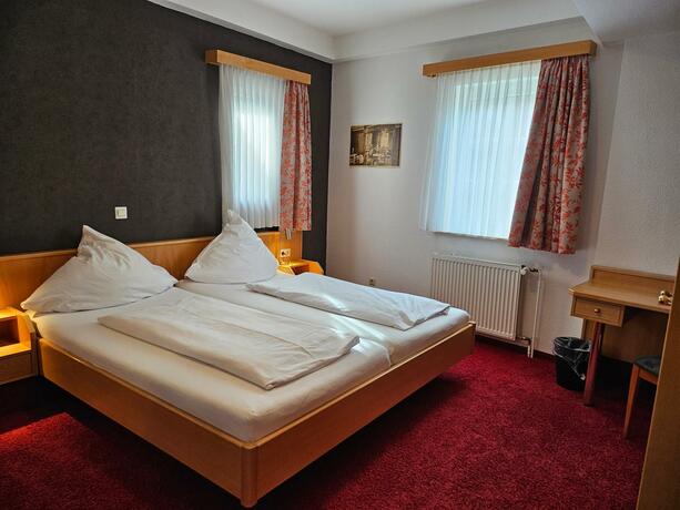 Imagen general del Hotel Lindenhof, Osterspai. Foto 8