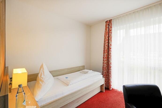 Imagen general del Hotel Lindenhof, Osterspai. Foto 11