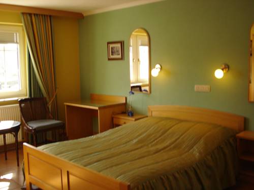 Imagen de la habitación del Hotel Lindenhof, Weywertz. Foto 6