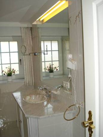 Imagen de la habitación del Hotel Lindenhof, Weywertz. Foto 16