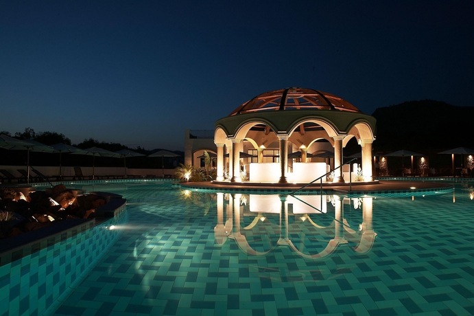 Imagen de la piscina del Hotel Lindian Village Beach Resort, Curio Collection By Hilton. Foto 7