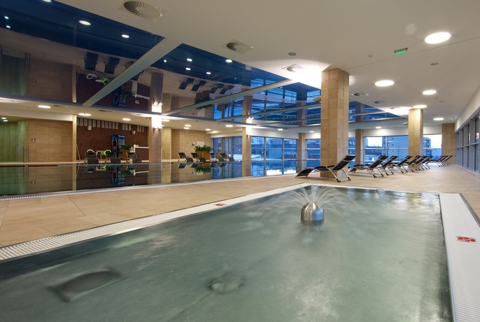 Imagen de la piscina del Hotel Lindner Bratislava, Part Of Jdv By Hyatt. Foto 13