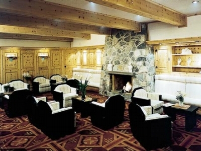 Imagen del bar/restaurante del Hotel Lindner Golf Rhodania. Foto 2