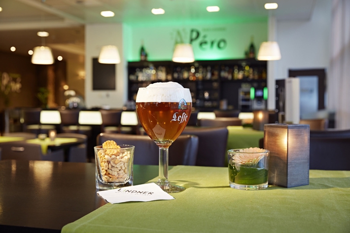 Imagen del bar/restaurante del Hotel Lindner Hotel Antwerp, part of JdV by Hyatt. Foto 3