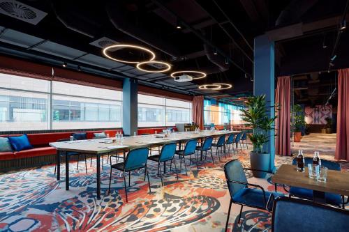 Imagen del bar/restaurante del Hotel Lindner Hotel Antwerp, part of JdV by Hyatt. Foto 7