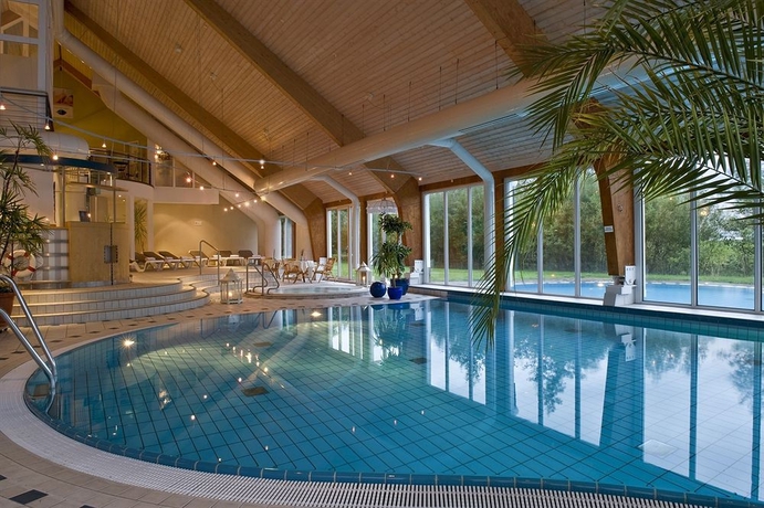 Imagen de la piscina del Hotel Lindner Hotel & Spa Rugen. Foto 7